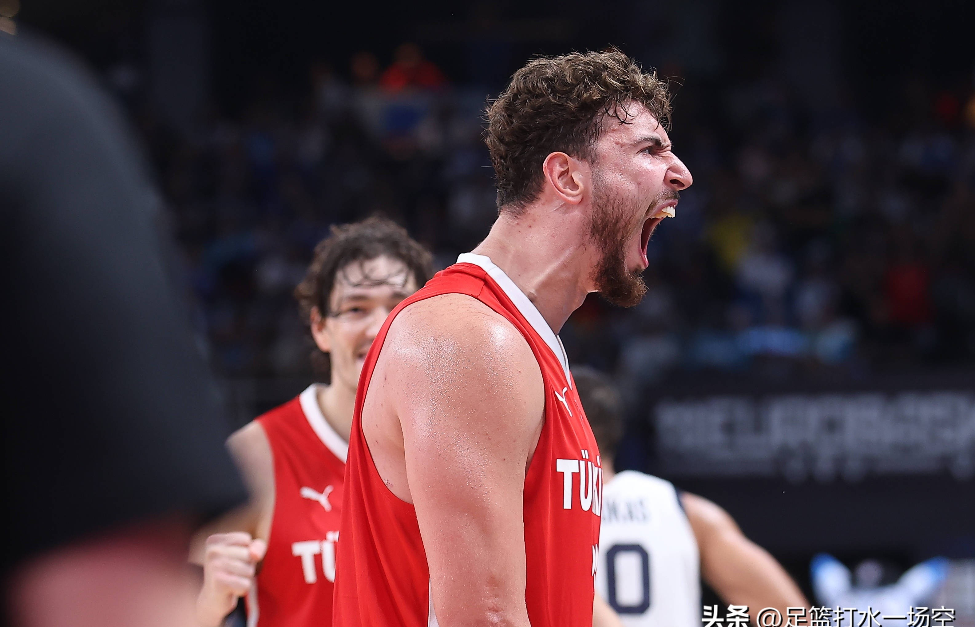 开云体育客户端-从摩纳哥复出首秀备战欧篮联到哈登在公牛比赛中伤愈复出，萨拉赫在勇士比赛中夺冠的简单介绍